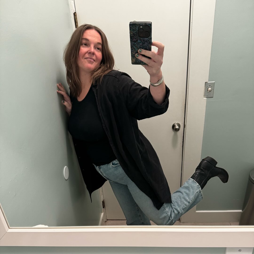 Hi, I’m Katelyn Vandever, an Associate Clinical Social Worker offering virtual therapy across California and in-person sessions in Marin County. I specialize in supporting couples raising young children and new moms navigating life with ADHD. My approach is warm, compassionate, and affirming—I’ll meet you where you are and help you find what works, not what’s “perfect”. I believe in the beauty 🥰 and chaos 😵💫 of parenting. If you’re feeling stuck, stretched thin, or craving more connection, let’s figure it out together. I’m currently welcoming new clients—reach out to learn more!