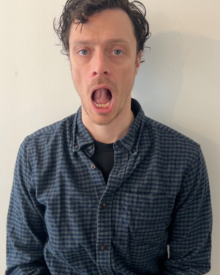 TMJ pain is much more common that people realize. Pain with chewing, eating or just clicking while opening your mouth can be signs that your jaw is not functioning well. There is a time and a place for a night guard but working on these exercises during the day can set you up for success. These are the Rocabado 6x6 exercises. If you do these 6 moves for 6 reps each 6 times a day you will start noticing a change in your jaw symptoms. As always, getting fully assessed first will make sure you are working on the right plan of care. I’ve linked a research article below so you can read some more.
https://www.researchgate.net/publication/273496058_Effectiveness_of_Rocabado%27s_Technique_for_Subjects_with_Temporomandibular_Joint_Dysfunction_-_A_Single_Blind_Study/fulltext/6949258f7e61d05b53112f2a/Effectiveness-of-Rocabados-Technique-for-Subjects-with-Temporomandibular-Joint-Dysfunction-A-Single-Blind-Study.pdf?origin=publication_detail&_tp=eyJjb250ZXh0Ijp7ImZpcnN0UGFnZSI6InB1YmxpY2F0aW9uIiwicGFnZSI6InB1YmxpY2F0aW9uRG93bmxvYWQiLCJwcmV2aW91c1BhZ2UiOiJwdWJsaWNhdGlvbiJ9fQ
#chiro #williamsburgbrooklyn #jawpaintreatment #tmjdisorder #healthjourney
TMJ pain in Williamsburg, Brooklyn