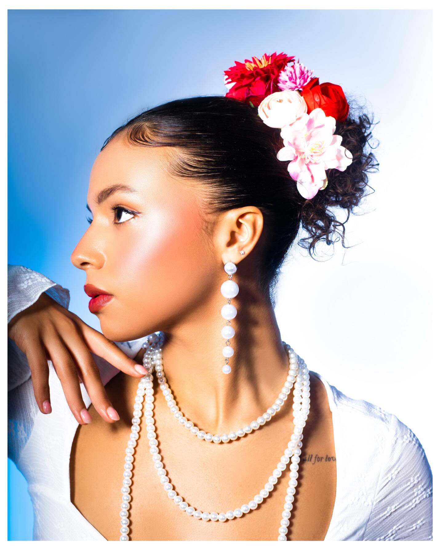 TEAM CREDITS
Creative Dir + Photographed @the_perryjiggy
Model @heiladc
Stylist @ayomy_meedah
Make Up Artist
@mel.makeup.london
Lighting @sir_famo
Studio
@flash.studios.london
Casting @ayomy_meedah
BTS
@_lakeside_
Assistant @oyeyemidesign
Production company
@shootrsclub
#photographer #beauty #creative