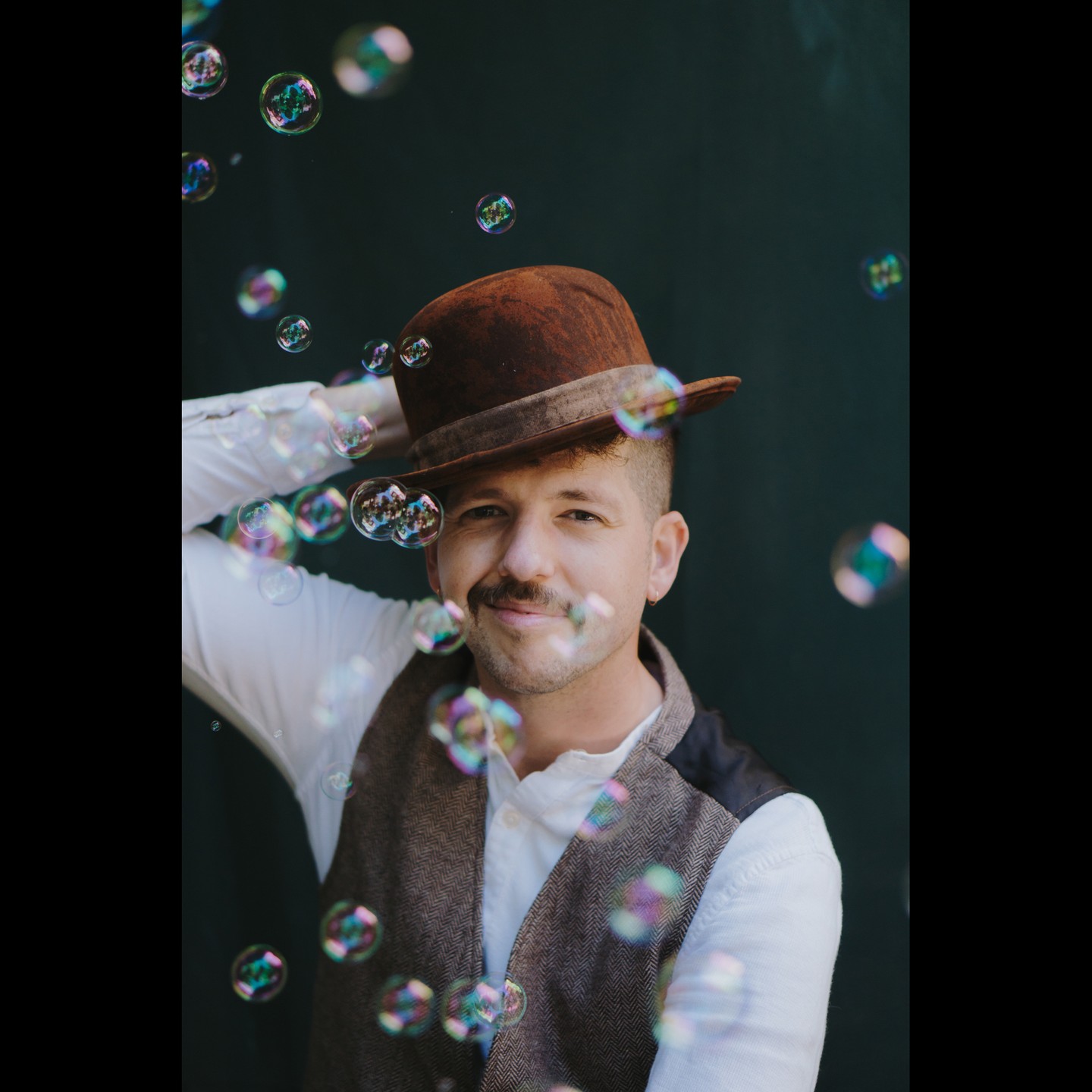 I am so excited to start sharing with you these incredible images from a photoshoot that I did with the super talented Tiffany Galaxea. Love love love her.
This photo is one of my favorites because there are SO MANY BUBBLES! ❤️
We had so much fun, and I feel SUPER lucky to have been on this end of her camera. If you ever need a photographer, she's the one! Look no further folks!
📷 @bobafett_ish
www.tiffanygalaxea.com