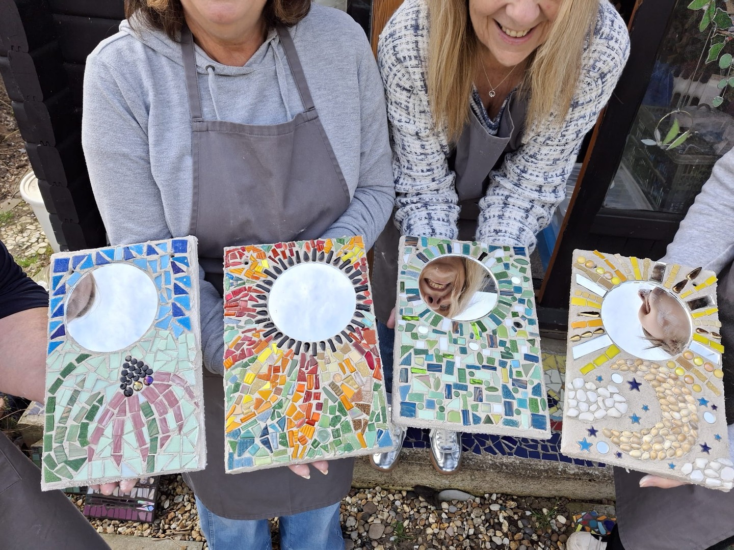 Mosaic a Garden Mirror in a day !
beginner-friendly workshop, 10:30–3pm.
Design your original garden mirror and leave with a finished piece. Bring your friends on this fun and friendly workshop suitable for complete beginners.
Limited spaces, various dates— book now!
Link in Bio
#MosaicArt
#essexcrafts
#CraftWorkshop
#GardenMirror
#Handmade