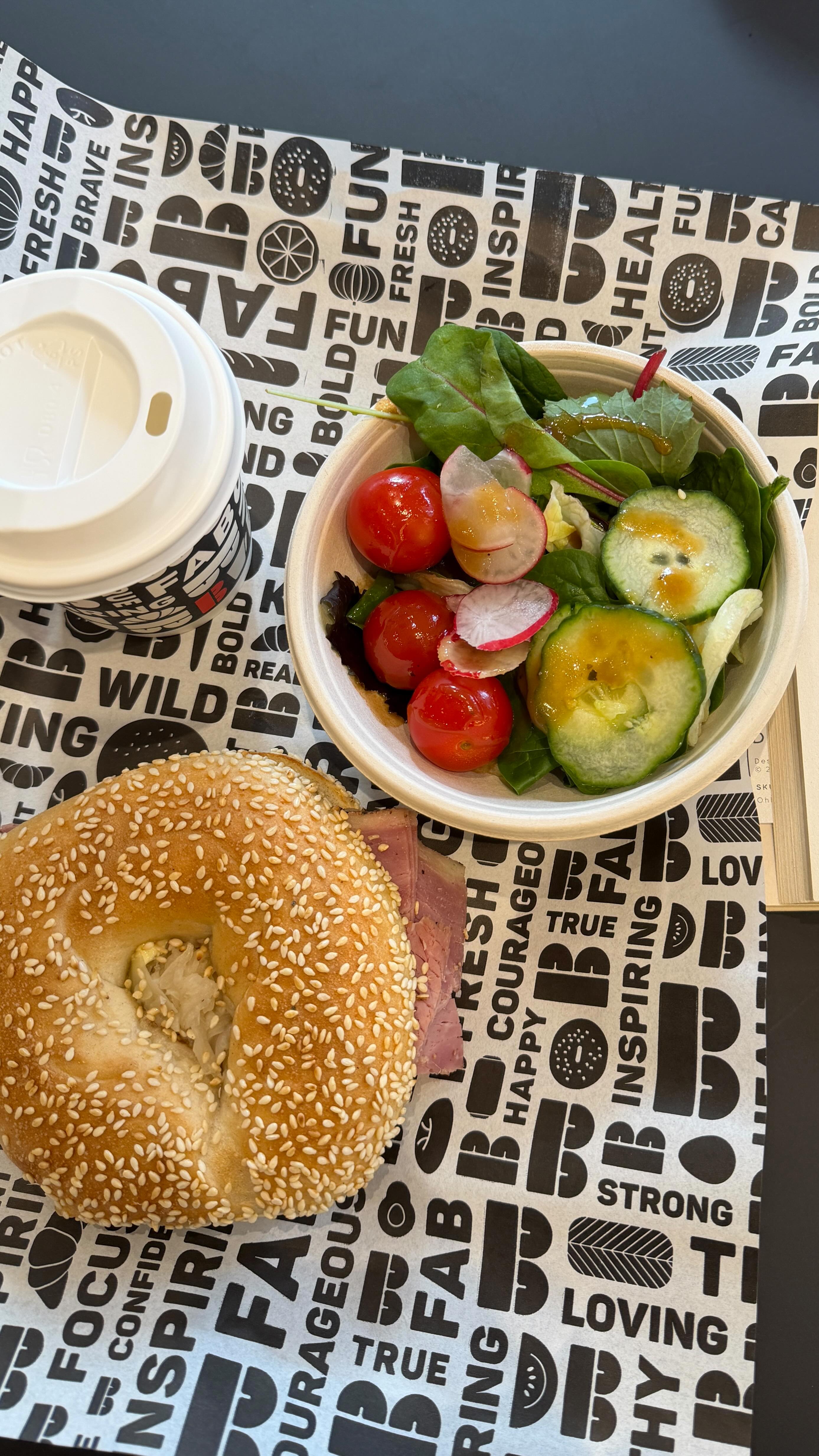 Solo dates are good for the soul and so are bagels we hear🤷♀️
#bagel #bagelshop #bagelshoplondon #londonbagel #bagels