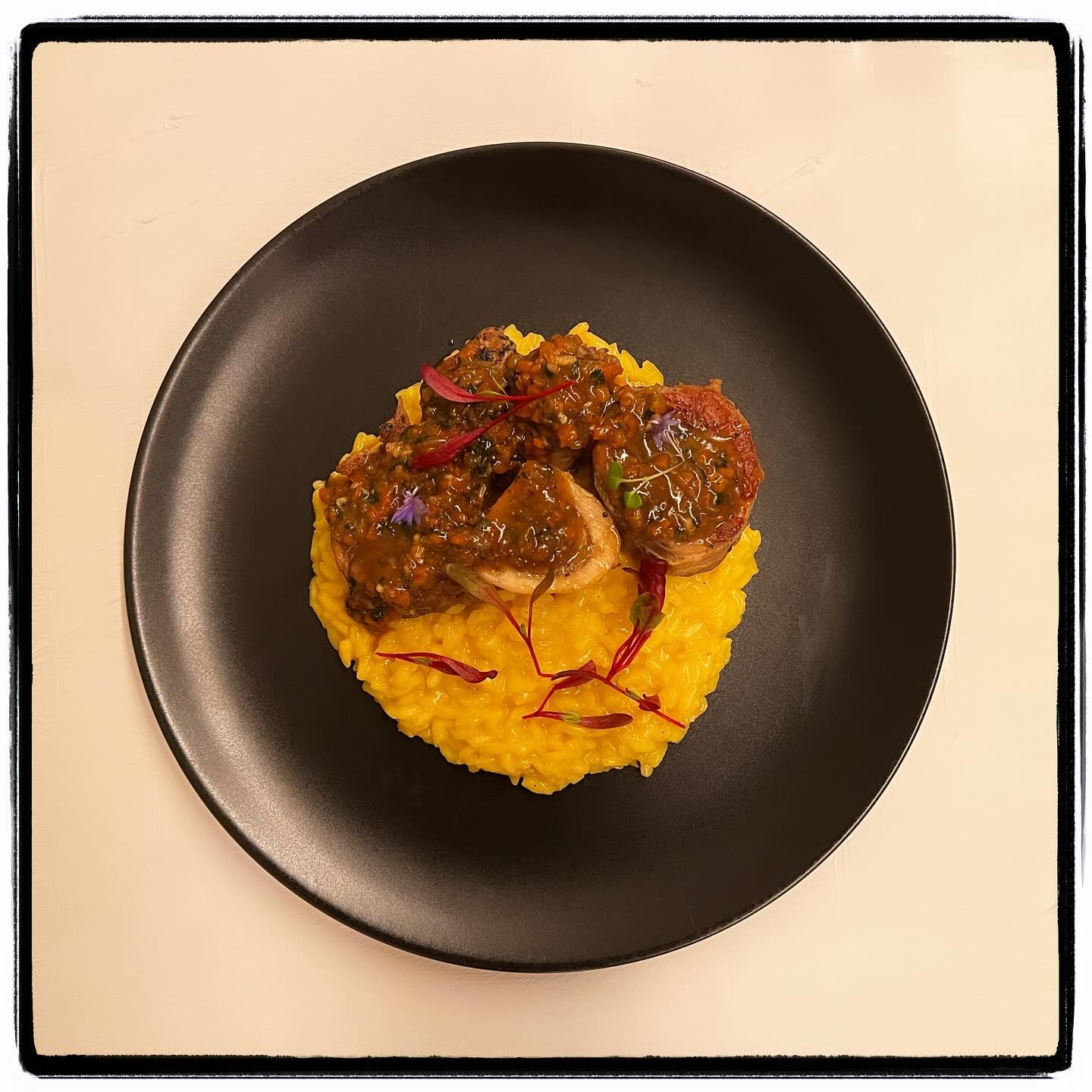 Main is a very classic ossobuco. It’s a very tasty dish but difficult to present. #ossobuco #dinner #dinnerideas #maincourse #dinnerparties #dinnerparty #risotto #veal #saffron