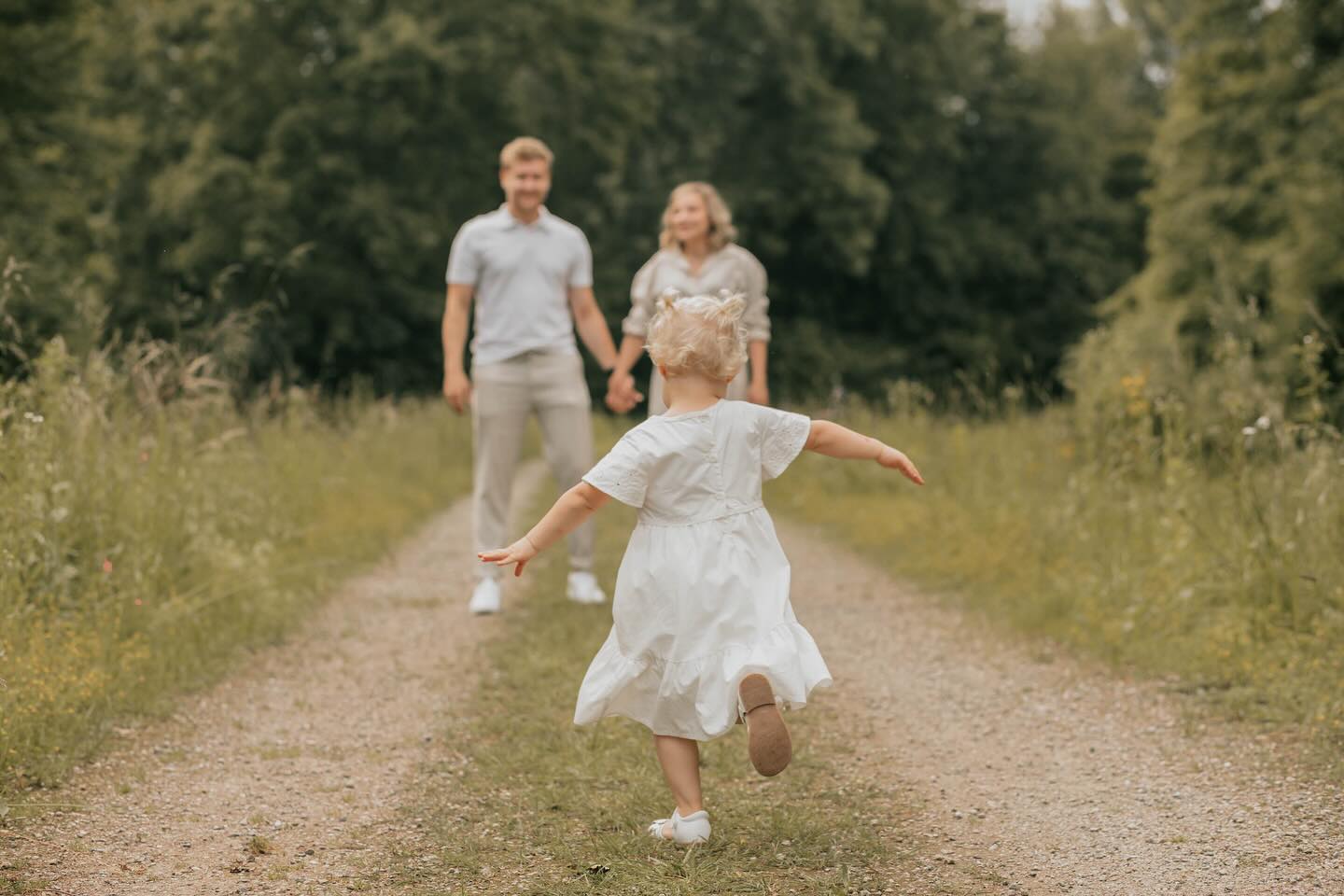 Fly with me and take the sky.
Close your eyes and feel the Wind