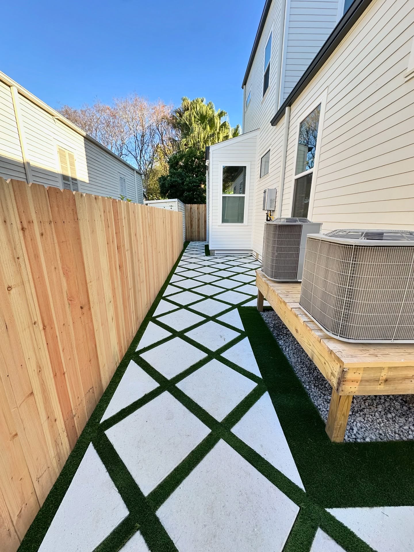Hardscaping mixed with turf? Yes, yes we love doing that! Check this out!
🌿◾️🌿 ◾️🌿◾️🌿
.
.
.
.
.
.
#chaseslandscapeservices
#turf
#hardscaping
#neworleans