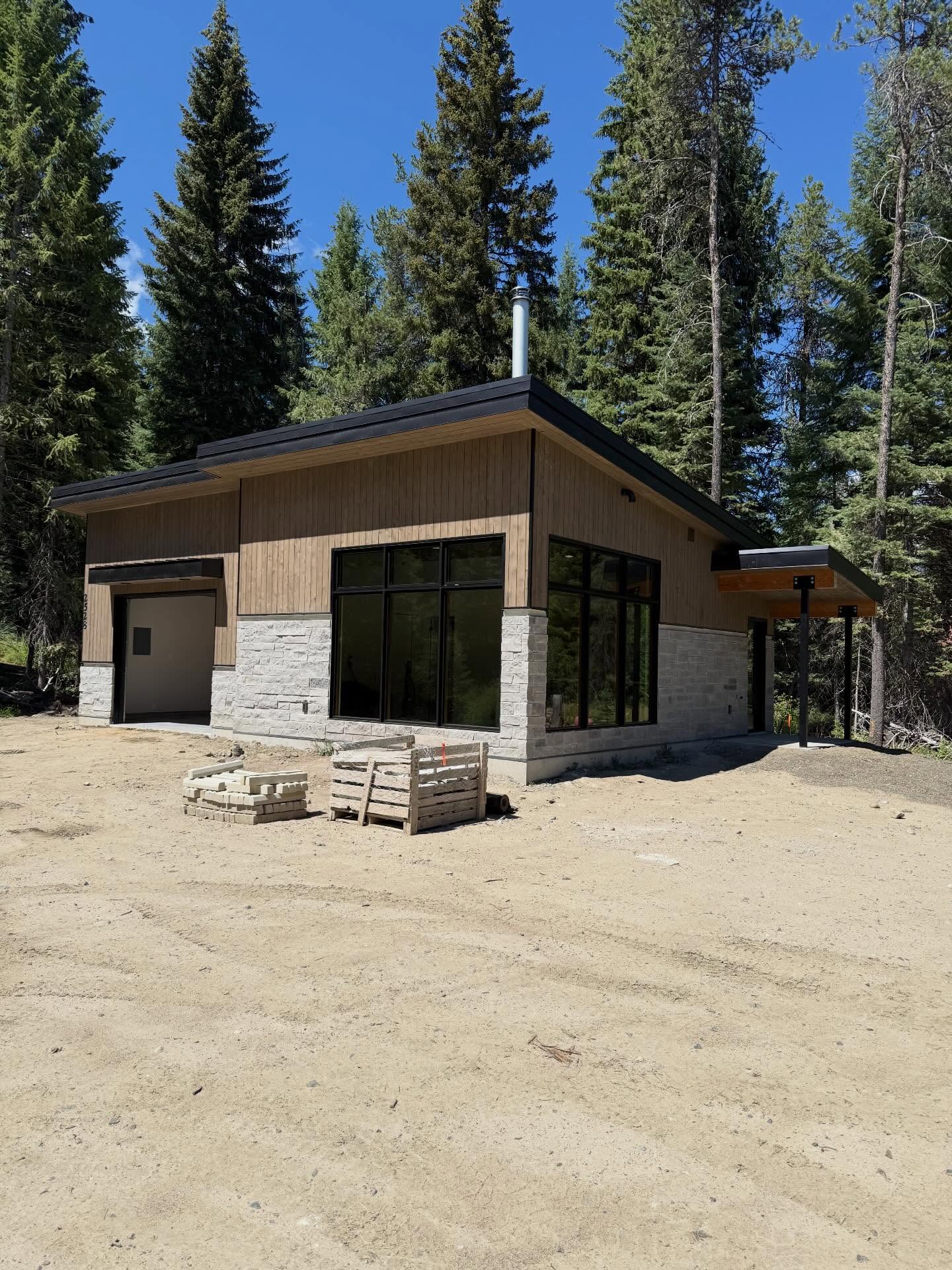 This is one we finished up over last summer - the Norskogs little cabin ☺️
