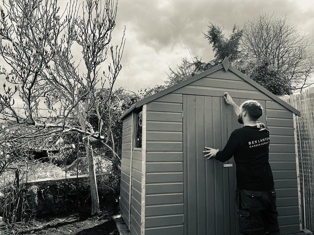 After over ten years in Event Management, the emergence of Covid in 2020 forced a decision to reevaluate and redesign my career.
Two years on after gaining experience with long days gardening on Dartmoor, come glorious sun or howling wind and rain, I have established a new direction forward. I am currently studying 🤓 a Higher National Diploma in Horticulture and Garden design with @britishacademyofgardendesign whilst further growing my own business!
What was born from necessity has become both a hobby and career, and Ben Lanyon Garden Services is available for work in Chagford and surrounding areas! Please send me a message for any enquiries 🌳🪴🌿
#chagford #dartmoor #gardendesign #gardenservices #gardenmaintenance