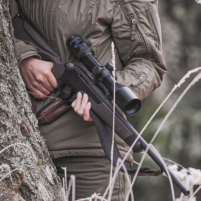 🇦🇹 Herbstanblick im Revier Die Jakele J1 – kompromisslos präzise, führig und auf das Wesentliche reduziert.
In Kombination mit dem ZEISS V8 ein Setup, das Vertrauen schafft, wenn es zählt. Dank Waffen @waffenidl_official durften wir dieses Gewehr bei uns im Revier führen – unter realen Bedingungen, nicht am Schießstand und wir waren begeistert. So fühlt sich Jagd an, wenn Technik und Handwerk zusammenpassen.
⸻
🇬🇧 Autumn moments in the hunting grounds. The Jakele J1 – precision engineering, perfectly balanced, built for hunters who demand absolute reliability. Paired with the ZEISS V8, it’s a setup that delivers confidence when the moment matters. Thanks to Waffen IDL, we had the opportunity to carry this rifle in the field during the autumn season – real hunting, real conditions. That’s what hunting is all about.
#jakelej1 #zeissv8 #jagd #jagdösterreich #austrianhunting