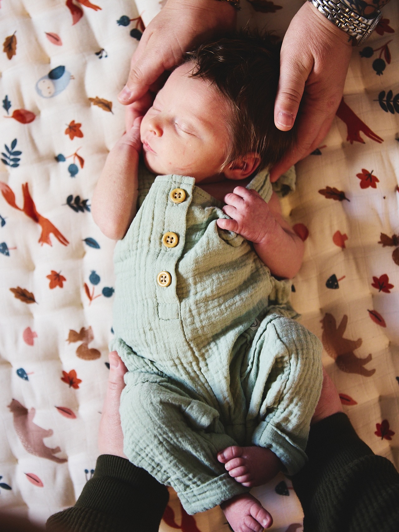 A glimpse of a recent in-home newborn session, filled with quiet and gentle moments.♡
#inhomeNewborn #newbornphotography #austinfamilyphotographer