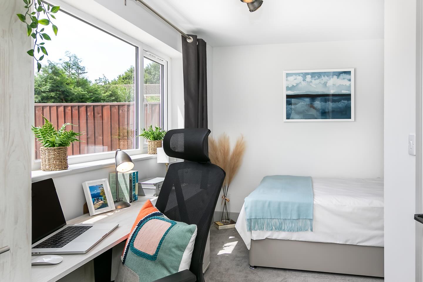 This double en-suite room is giving us major feels! Fully furnished and living with the best group of housemates ๐ซถ
#bicesterliving #community #social