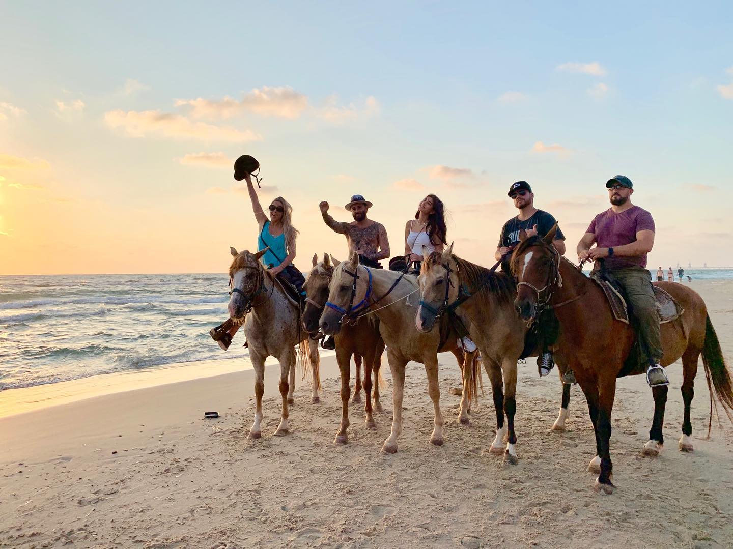 #ridingtothesunset #israel #horsebackriding #sunset #goodfriends @taylorchiche @daveophilly #travellocalisrael