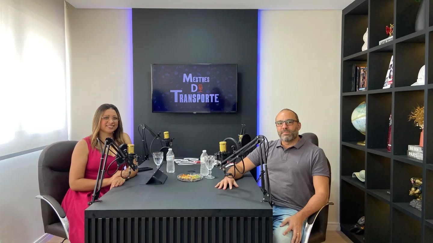 Nesta semana gravamos um podcast muito bacana com a equipe do @mestredotransporte_ . Obrigado mais uma vez pelo convite e troca de experiências.
E se preparem que teremos promoção no ar!!!!