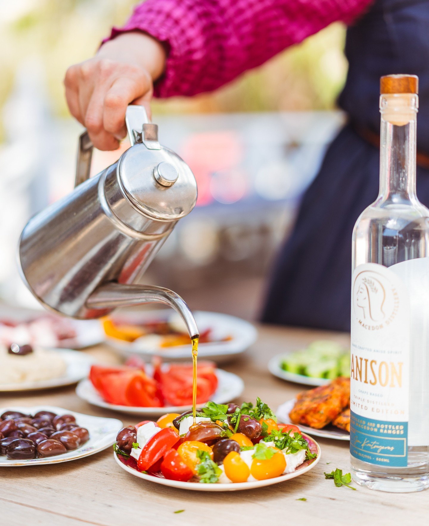 Where there are friends and family, there’s always food. And where there’s a feast shared with those you love, a glass of Anison on ice is the perfect companion!
.
.
.
.
.
.
#macedondistillery #anison #daylesfordmacedonranges #daylesfordmacedonlife #macedonranges #macedonrangesfoodies #melbournefoodies #macedon #romsey #lancefield #melbournebartender #melbournecocktails