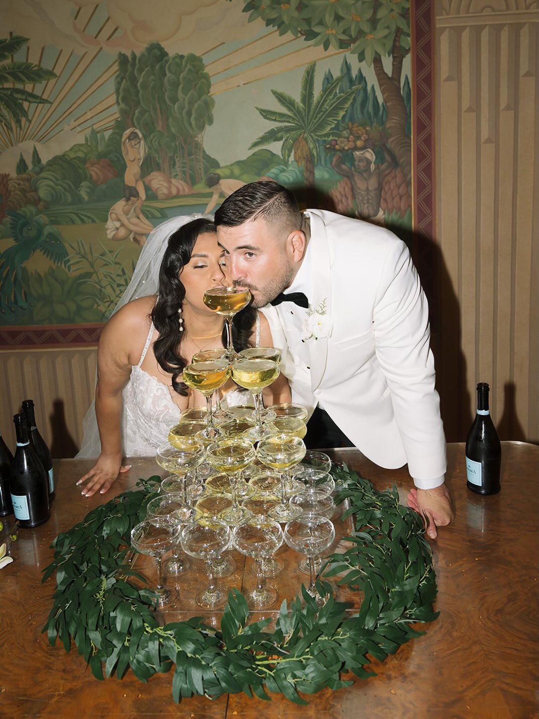 I’m not a trendy gal… but man do I love this one. Give me all the champagne towers! 🥂