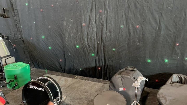 Had an absolute blast playing with Gravity Junky at the O’Brien Awards on Saturday night 🤘🔥
Great music, great people, great vibes.
Now if only setting up in real life was as fast as it looks in this video…
Because what you don’t see is the 47 cables, mild panic, and the drummer asking “are we good?” five million times 😅🥁
Would do it all again in a heartbeat!