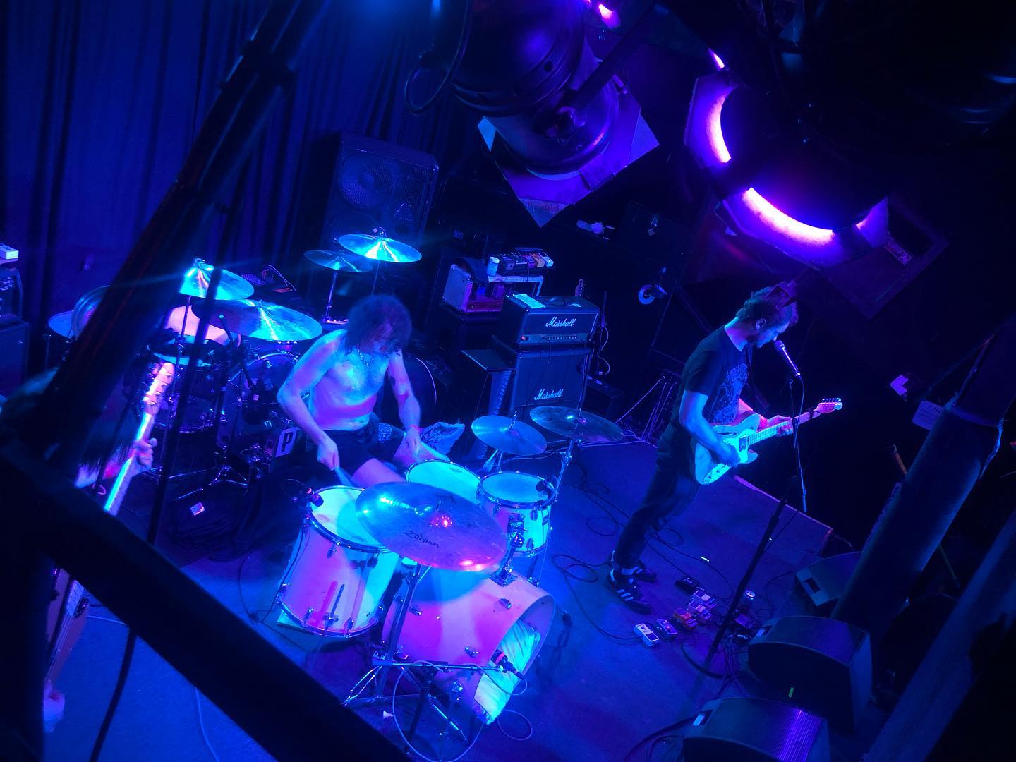 🎶Dis band good -- @meatwaveband with
🤘@quelfromage 🤘🎶
First show since 2020! wheeee!!
.
.
.
#meatwave #ottobar #baltimore #chicago
