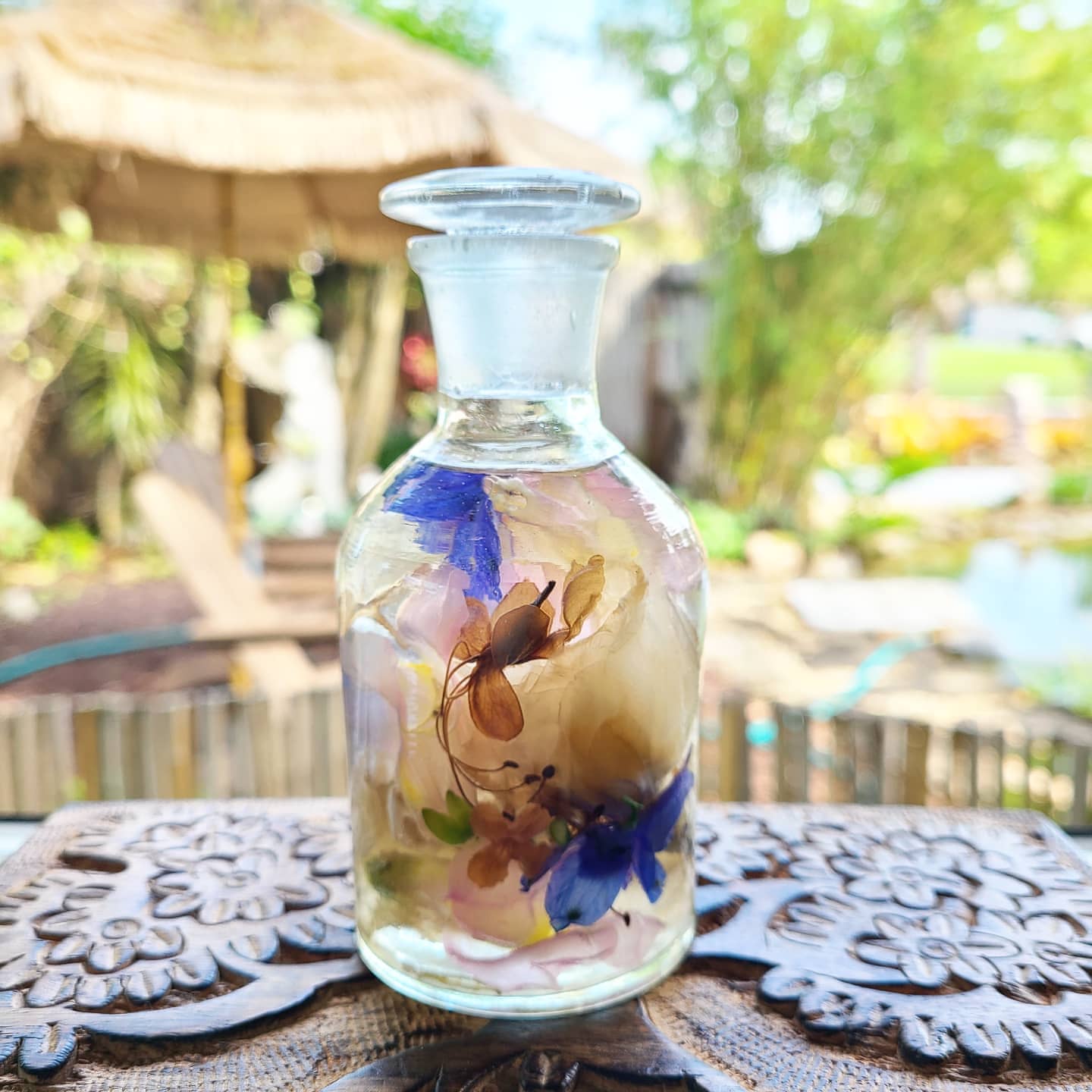 Decided at the last second to also offer this product called "Honor" - in honor of the Magical Kingdom of Flowers & Faeries that have become such a huge part of my life here in Florida and in my Body, Mind & Soul.
..
..
These flowers all grown in my garden have already been used for the next generation of flower essences I'm making. After their done I put them in oil and watch what they do and then I make these Flower & Faerie Snow Globes.
..
..
Each will be a one of a kind creation full of Flower & Faerie energy that hopefully reminds you how precious you are 💗🦋🧚💐🧚🦋💗
..
..
..
..
..
..
..
..
..
..
..
..
..
..
..
..
..
..
#HonorFlowers&Faeries #FloralSnowGlobes #NatureHealsEverything #BringNatureIn #SelfCare #SafePersonalHygiene #Organic #SmallBatch #BuyLocal #SeasonalBrightLiving #BrightLife #Colortherapy #EmotionalWellbeing #EmotionalBalance #Aromatherapy #FlowerEssenceTherapy #EssentialOils #Sarasota #SarasotaFlorida #SouthwestFlorida #TwelveStep #AlAnon #Meditation #ActiveMeditation