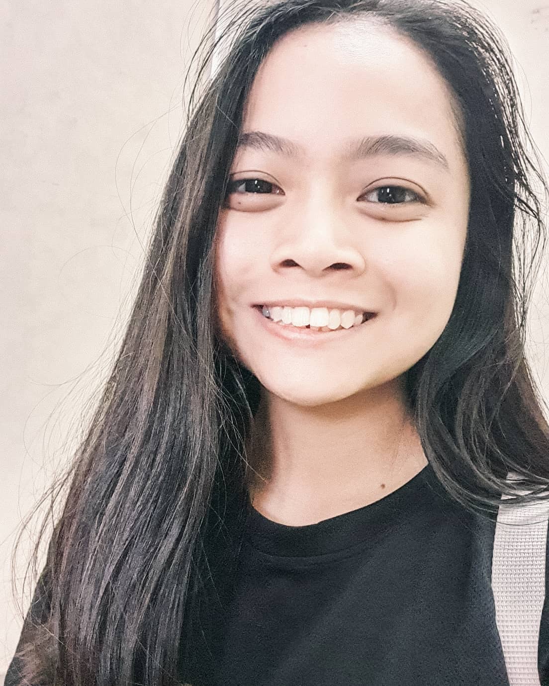 "One of my regrets in JC would be only joining Casandra's classes 3 months before As. I was never a bright student when it came to General Paper (scored C5 for English Os and had been constantly getting S/E for exams). My content knowledge for GP was scarce and my writing skill for essays was not any better. Feeling desperate and hopeless, I signed up for Casandra's GP tuition.
Through Casandra's lessons, I managed to gain deeper knowledge on current affairs and was able to build my content very quickly. I was very surprised by her dedication and passion in helping all her students. Her vast amount of knowledge never failed to amaze me. Her lessons were insightful and never boring. Although sometimes I felt overwhelmed by the content shared, the way Cas explains and elaborates on it makes it much easier to understand. Casandra compiles succinct notes on different topics for her students and she made me understand how to constantly evaluate and draw links to my topic sentences, which I never did before attending her lessons.
I would 10/10 recommend Casandra's GP tuition as I was able to apply the skills taught by her during exams and for the first time in my JC life I got a C for GP. If you are struggling with GP, I believe she's the right person to help!" -Cheryl, Class of 2019, JPJC