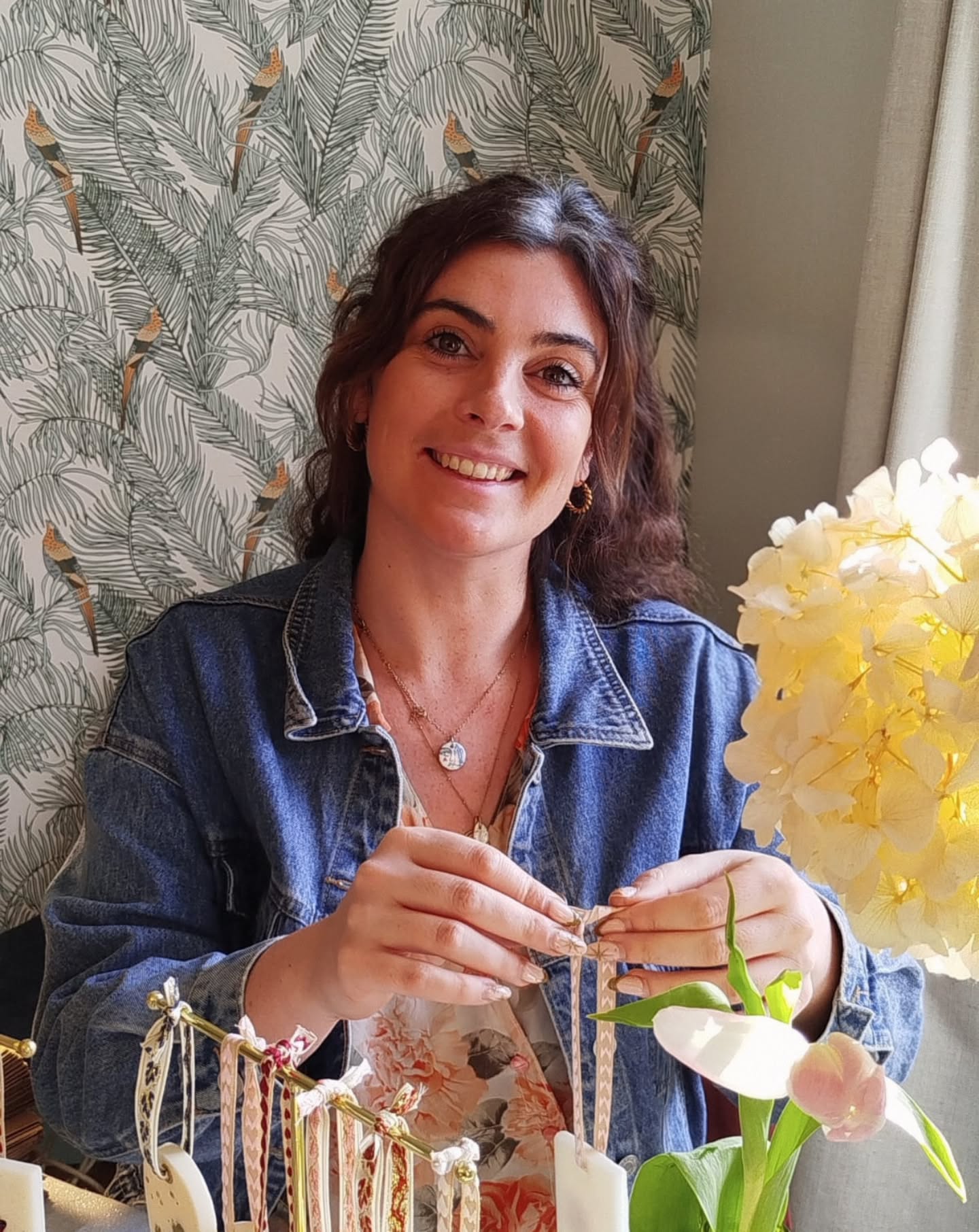 🙌🏼 J'arrête les Marchés 🙌🏼
🕯La saison dernière vous m'avez rencontrer sur les marchés de Quiberon, Port Haliguen, Saint-Pierre Quiberon et même en dehors de la presqu'île.
🫶🏻 Mais cette année j'ai une grande nouvelle à vous annoncer : Atelier Salem aura un corner dans la très belle et colorée boutique @unpetitgoutde_theshop rue de port Maria à Quiberon ! L'occasion de continuer à vous rencontrer et échanger avec vous.
🌴 Du 1er Avril au 31 octobre vous pourrez me retrouver avec les créations Ateliers Salem et pleins d'autres jolies sélections de créateurs, prêt à porter, bijoux dans ce joli écrin.
🥰 Je garde quelques dates pour de chouettes événements et marchés de créateurs pour la saison, je vous en dis plus très bientôt...
#bougieartisanale #faitmain #local #bretagne #boutique