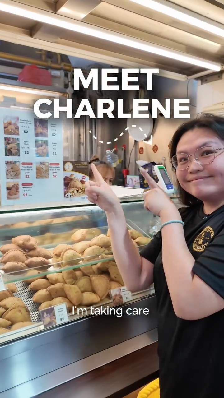 From safeguarding the golden crisp standards of our curry puffs at Ghim Moh Market & Food Centre, to happily snacking on her favourite Sardine Potato Curry Puff. Safe to say, our Ghim Moh outlet is in very good hands with Charlene!
We caught up with her to hear her memorable Heritage Tanglin Puff story and the one flavour she always tells people to try!
📍 Ghim Moh Market #01-44