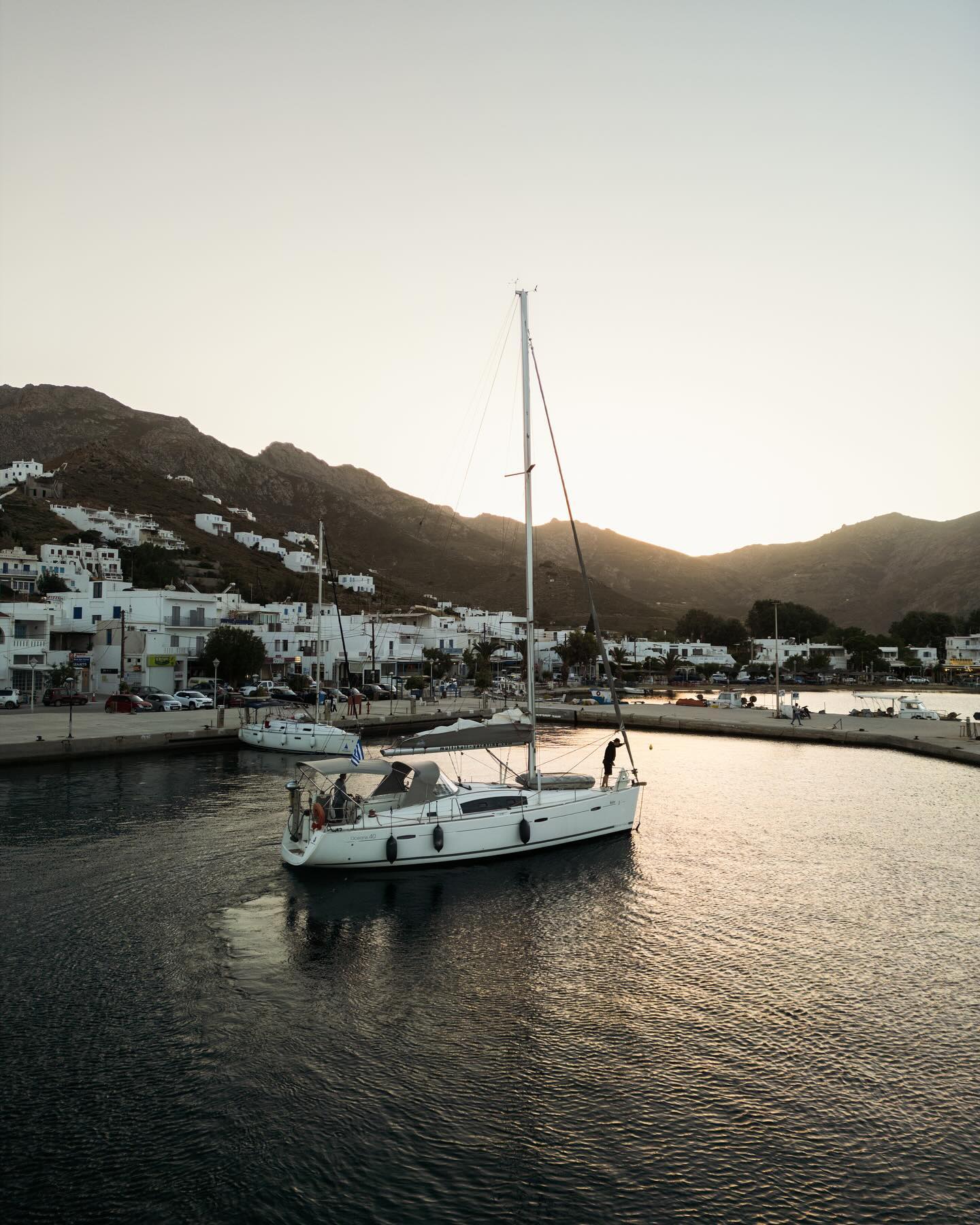 After sunset anchoring at the port of Serifos #tolosailing #tolo #tologreece #nafplio #spetses #hydra #sailing #sailinggreece #sailingcruise #sail #sails #sailboat #sailinglife #sailingday #yachtingingreece #sailinginstagram #peloponnese #liveyourmythingreece #argolis #greekislands #toloactivities #argolicgulf #greek_islands #blue #vitaminsea #sea #reasontovisitgreece #summer #serifos #summeringreece