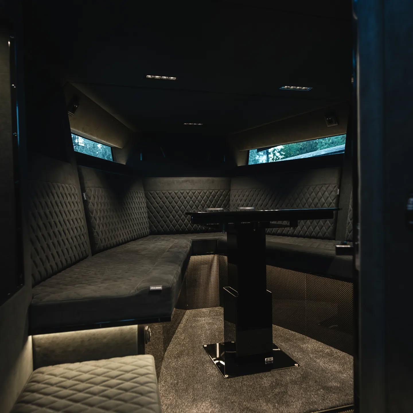 - I N T E R I O R T U E S D A Y -
#brizoyachts #brizo #aluminiumboat #aluminumyacht #fastyacht #volvopenta #mercurymarine #garmin #luxurytoys #luxuryyachts #monaco #cannes #mediterranlifestyle #bigtoys #bigboystoys #mercurymarine #gentlemanschoice #gentlemansride #madeinfinland #v12600 #tr3media #esthec