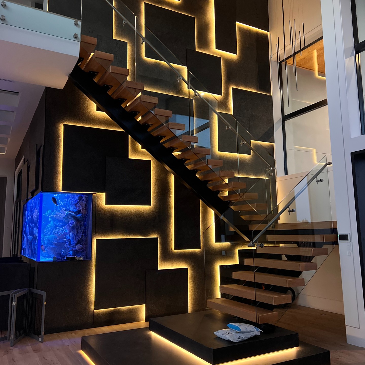 Thinking about lighting for your home? From lighting design, to fixture selection, to lighting control, we can help you select the right lighting for your project.
#lightingdesign #lighting #SmartHome #homeautomation #lutron,