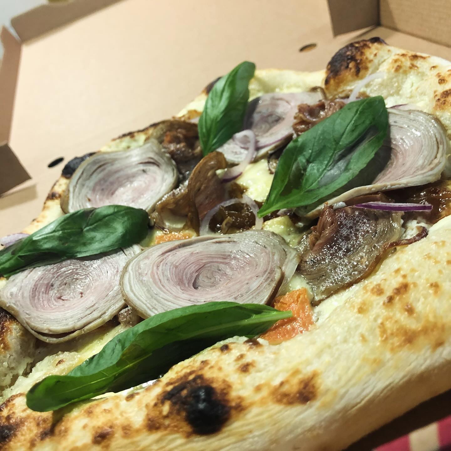 🧨 NANTAISE
À déguster sans modération les soirs de match !
#milohandmadepizzas
#pizzeria
#pizzas
#nantes
#nantesmaville
#restaurant
#delicious
#andouille
#gourmandise
#excellence
#authenticity
👋 https://www.milohandmadepizzas.com