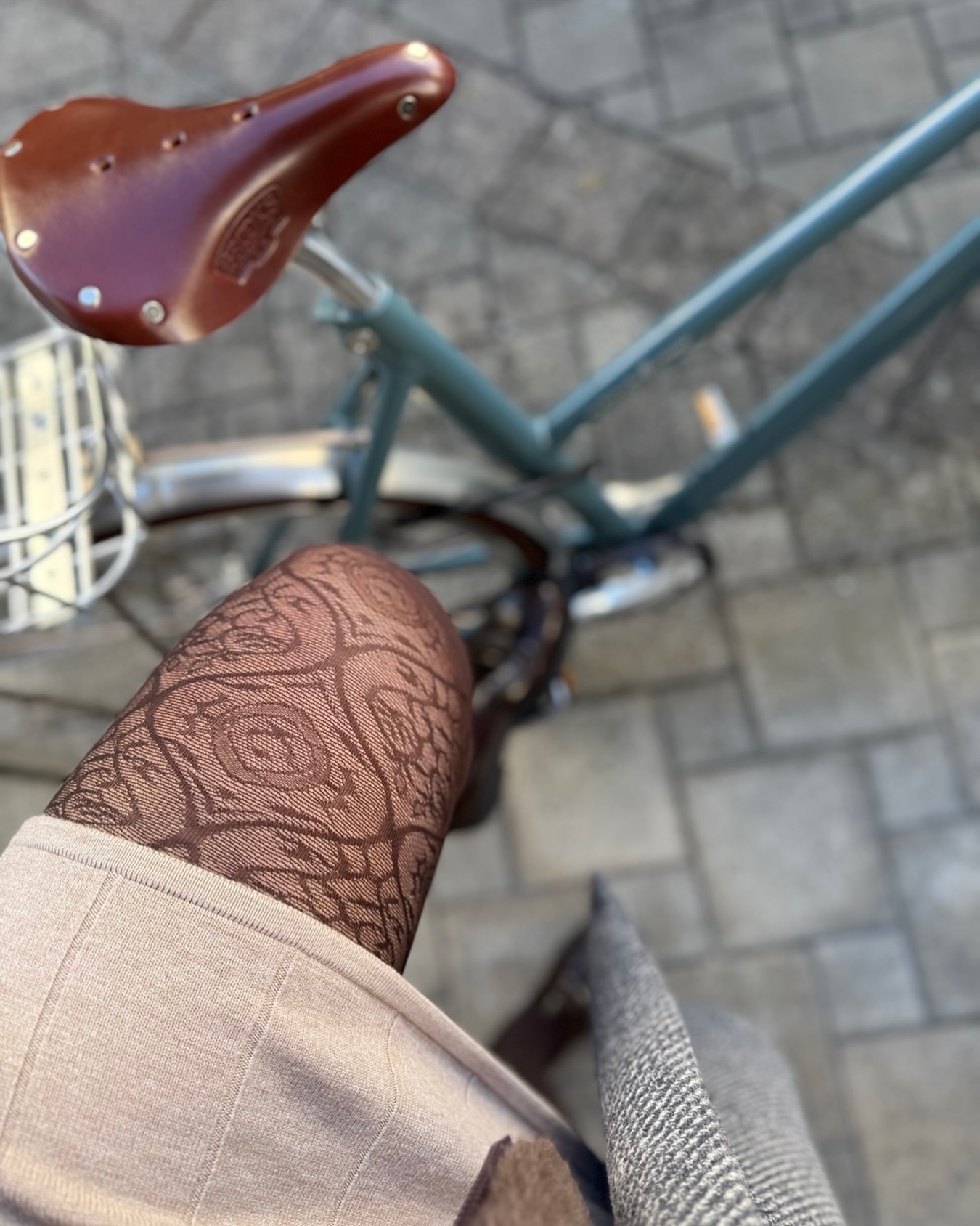 Moka mood, all day long 🤎
Style that looks good and feels good? Yes, please. 💁♀️✨
The Chantal graduated-compression tights are my everyday essential:
🦵 gentle support for tired legs
💫 lighter, energized feeling
🔥 elegant look in the must-have Moka shade
Perfect for work, dates, or city strolls — comfort meets confidence, without compromising on style. 🤍
Once you try them, you’ll feel the difference.
👉 Upgrade your legwear & step into effortless elegance.
