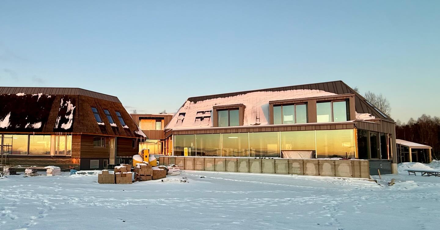 Progress is swift as we come into the final few months of our build at @ehawellness. An exquisite building in a breathtaking landscape made even more glorious with a blanket of snow.