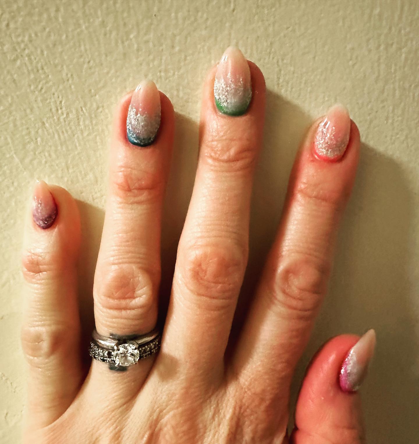 #freshset💅 #youngnails #milkbathnails #ynstripergel #modelonesglitterliner #ακρυλικά_νυχάκια💖💖💖 #quarentinenailtech