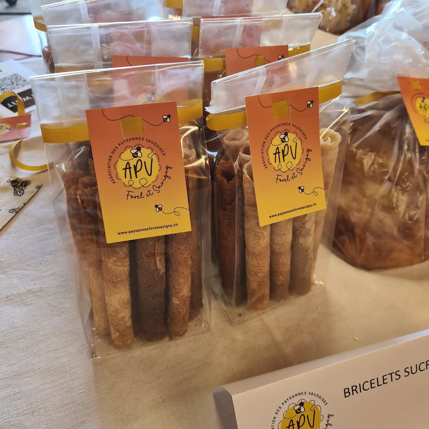 APV × cartes de visite × 2023
Double utilisation pour ces cartes de visite, qui font aussi office d'étiquettes !
🐝🐝🐝