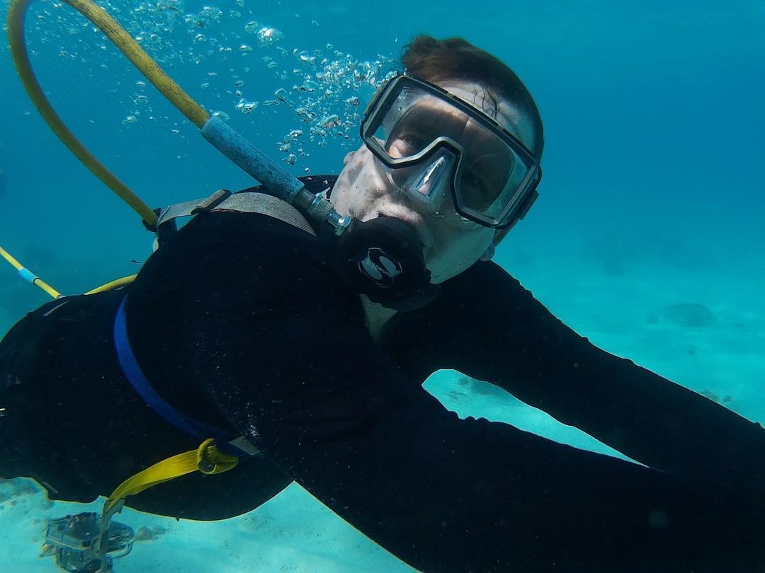 Meet one of the business owners and dive instructors!!! Frank Cummings brought SNUBA to the Virgin Islands in 1988 with his wife, Tammy Cummings. Frank usually guides the underwater tours on St. John while Tammy guides the underwater tours on St.Thomas. For 29 years, V.I. SNUBA® Excursions has been family owned and operated. Book a tour and meet the family! #caribbean #diving #familyfun #familybusiness #virginislands #fish #snuba #scuba