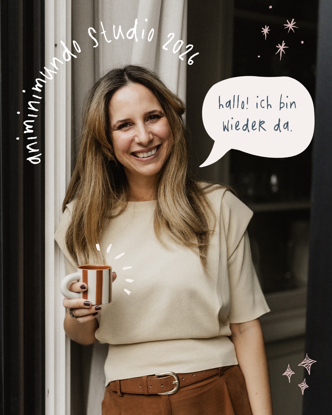 Hey du! ✨
Hier war es eine Weile ruhiger,
weil ich letztes Jahr viel für andere Projekte gearbeitet habe.
Das war fantastisch – aber ich habe auch gemerkt,
wie sehr mir animinimundo studio, der Austausch hier
und das Arbeiten an meinen eigenen Ideen gefehlt haben.
Deshalb wird es hier auf Instagram jetzt wieder etwas voller: neue Produkte, ein eigener Online-Shop
und viele Ideen – dieses Jahr mit dem Fokus auf Gefühle & Grundschulzeit.
Ich freu mich, wenn du dabei bist 🤍