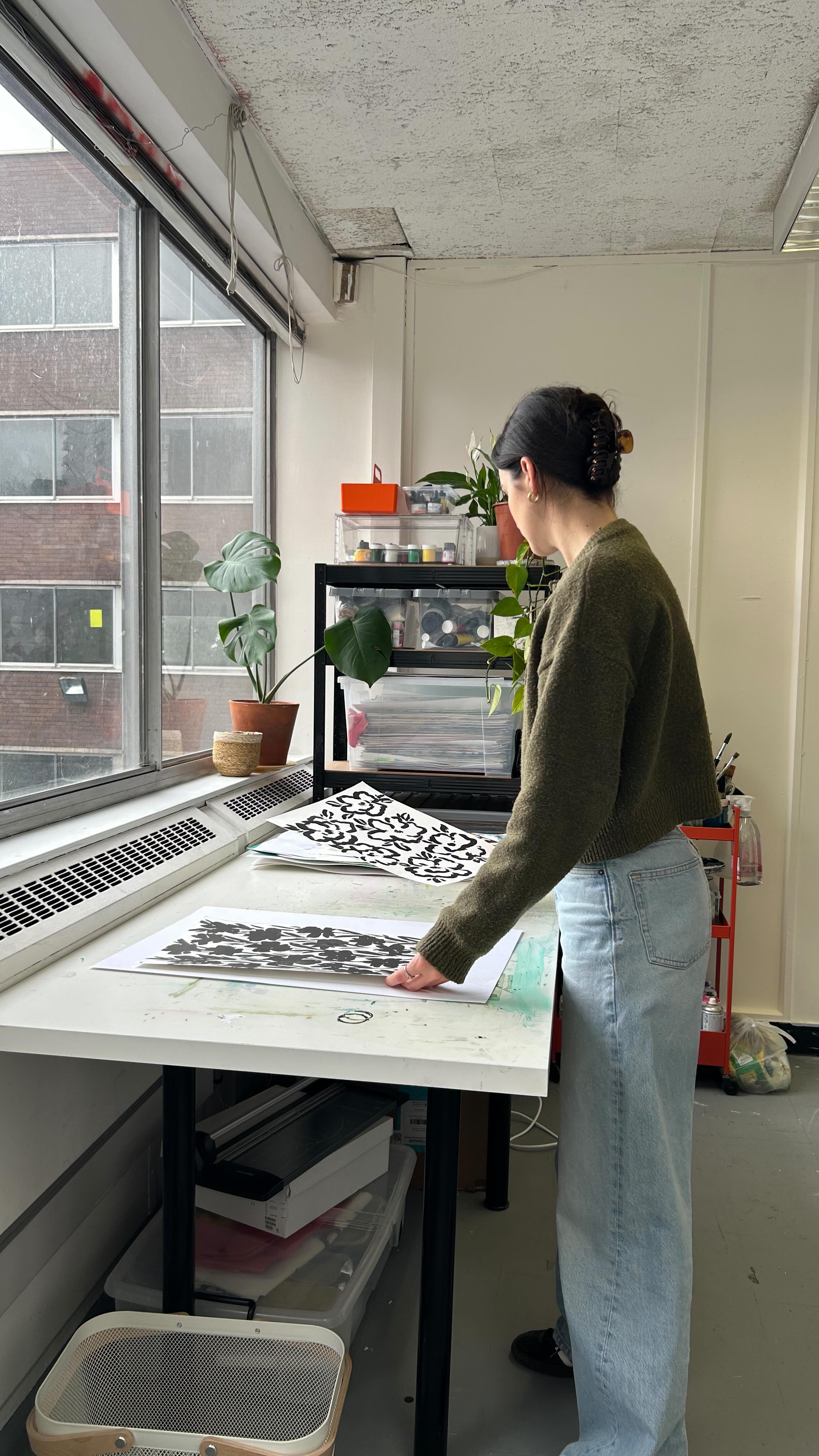 What my custom print projects look like 👩🏻💻
I love collaborating with clients on custom projects- it’s such a great way to come up with something truly unique and exciting.
Got a print in mind you’d like to collaborate on? Head to my bio to view my schedule and book a free 30 minute discovery call 💌
#printdesigner #freelanceprintdesigner #surfacepatterndesigner #swimwearprint #fashionprint