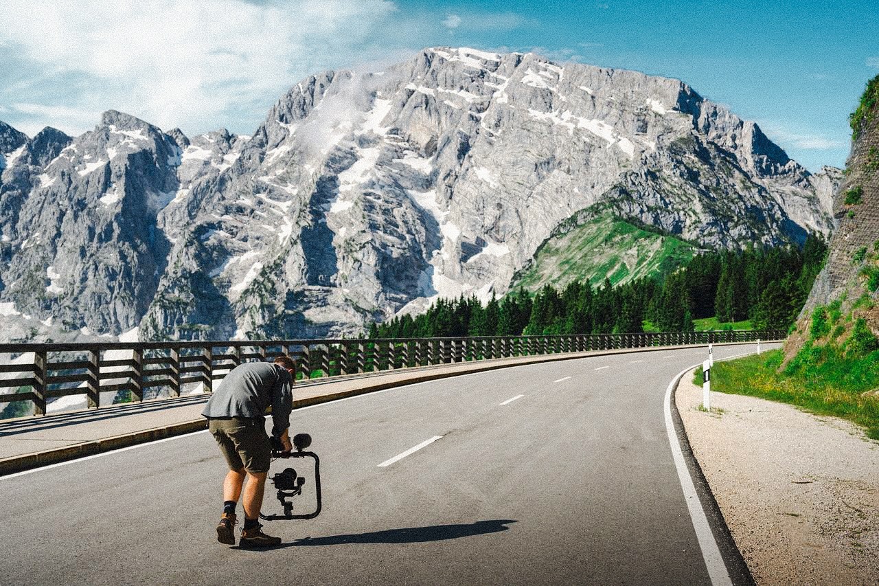 Shooting high up in the Bavarian Alps today and the views did not disappoint 🇩🇪🎥
📸- @gerardbrown.co.uk