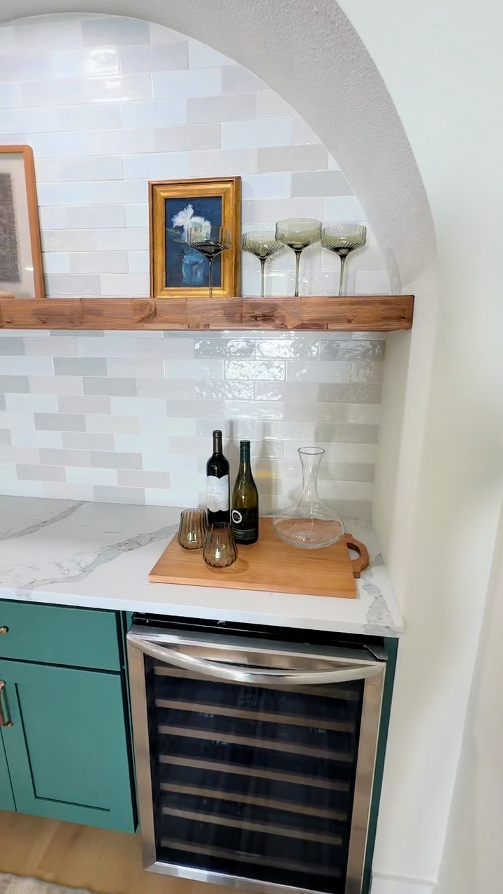 A complete residential transformation 🏡✨ Custom built-ins, a one-of-a-kind bar 🍸, and intentional designs in every detail 🎯
#laniccorp #remodels #tampa #florida #contractor