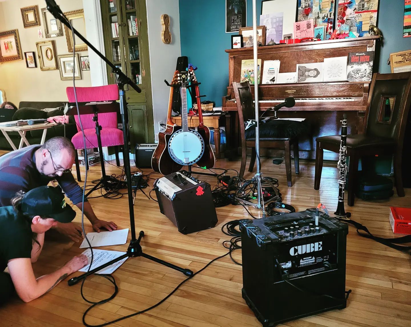 Prep le show de Marjo Beauchamp
Spectacle Restons groupé.e.s
Ça sera doux et chaud
Présenté à guichet fermé le 1er octobre, à Ripon.
#marjobeauchamp #vieuxhull #feminism #multiinstrumentalist #korg #restonsgroupés