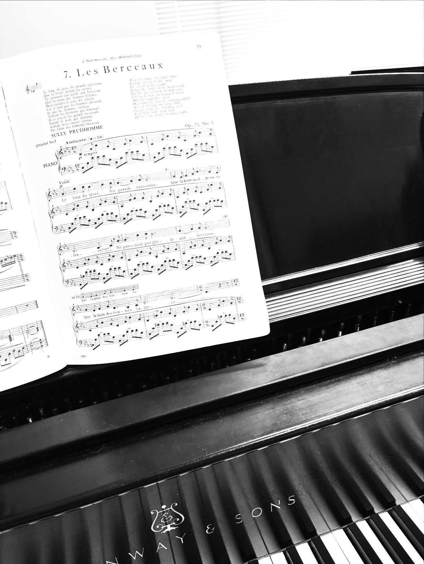 Teaching French diction has inspired me to ooze through some of my favorite songs. This one is really difficult, actually?
#Ooze #Fauré #LesBerceaux #Mélodies