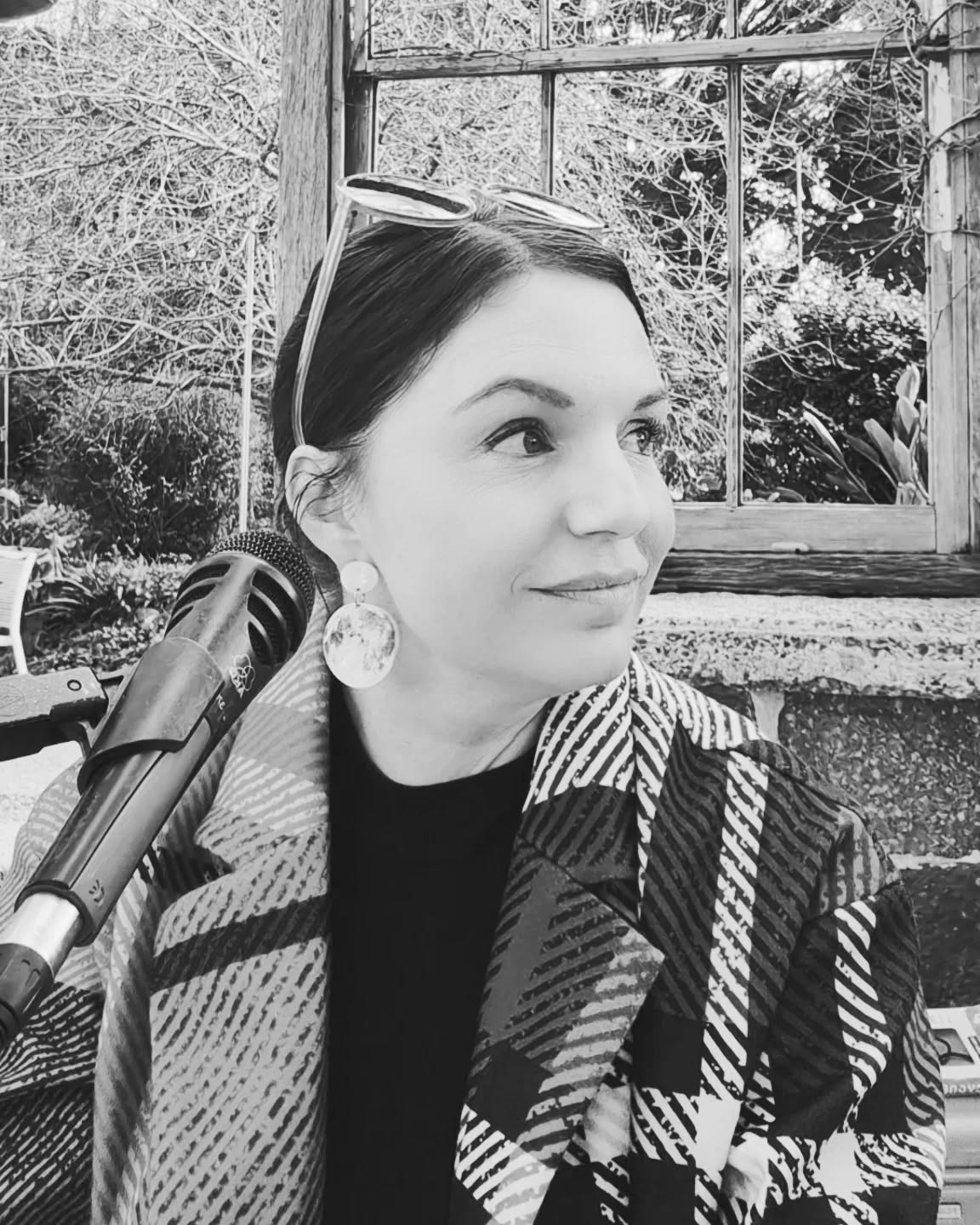 Balmy weather for some live music at @altarwinebarmilton
They got you covered there with their marquee and fairylights and cool beverages.
I start at 2pm
Xo