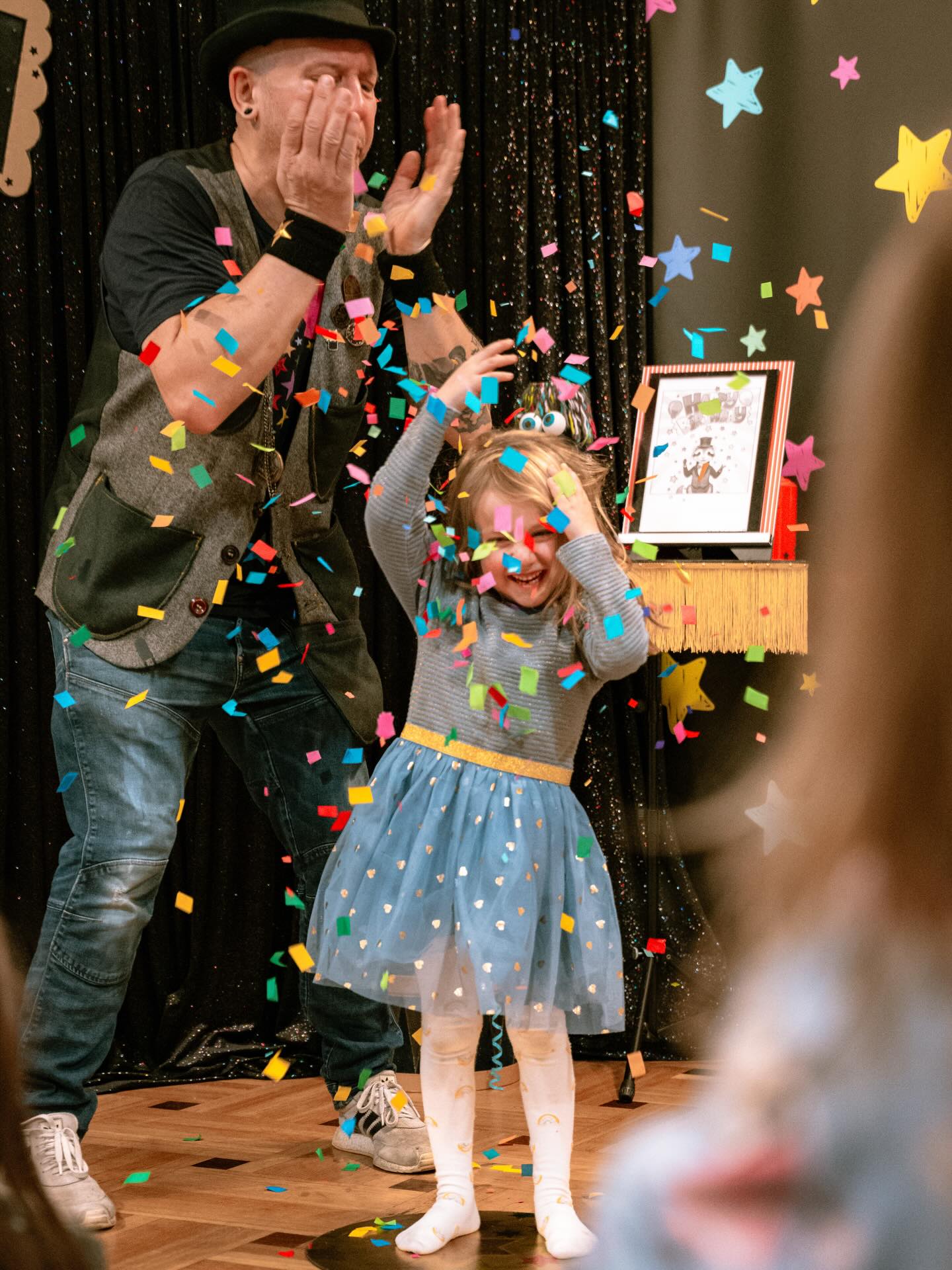 Ihr seid die Stars auf unserer Zauberbühne!
#schlaraffenlandkids #kinderunterhaltungwien #kinderunterhaltungniederösterreich
#wirfüreuch