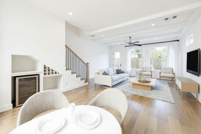 📍 𝟱𝟯𝟯𝟳 𝗟𝗮𝗿𝗸𝗶𝗻 𝗦𝘁𝗿𝗲𝗲𝘁
This modern farmhouse-inspired 3 bed, 2.5 bath home blends thoughtful design with everyday comfort. Light-filled interiors, chef’s kitchen w/ quartz counters, and a spacious primary suite with soaking tub — all just minutes from The Heights, Downtown, and Memorial Park. Ready to call it yours? Schedule your private tour today!
📱 Christian Martin
✉️ christian@riverwayproperties.com
📞 (281) 546-8914
📱 Melissa Perme
✉️ melissa.perme@compass.com
📞 (713) 836-0806
#RiverwayHomes #HoustonNewConstruction #HeightsLiving #ModernHomes #HoustonRealtors PropertyOfTheDay BuyersAgent HomeTour