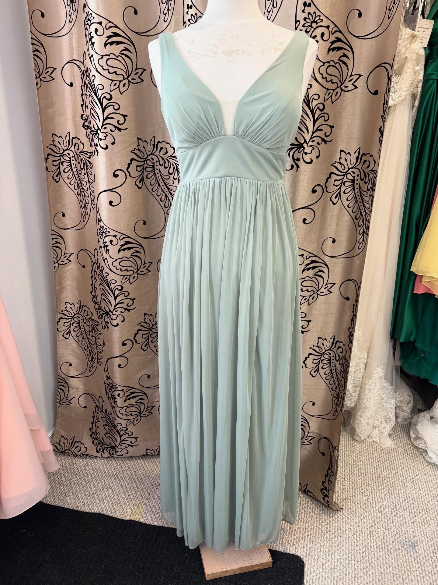This just in!
Unaltered Size 12
Azazie Belize
Colour: Agave
Consignment price: $40.00
DM if you’d like to@purchase or book through the website if you’d like to come in to see what dresses we have on consignment!