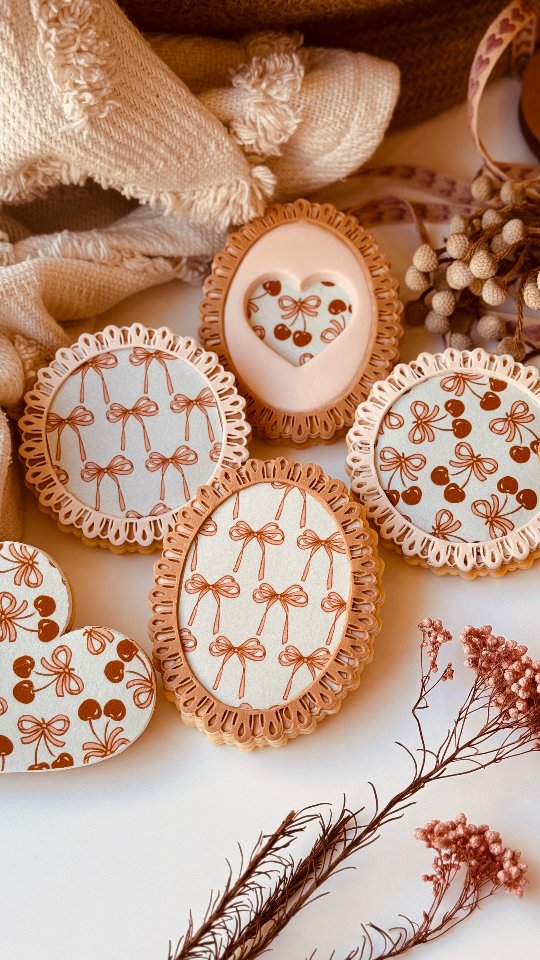 Valentine’s Day, the Vintage way.
Our new Valentine’s Edible Image range has landed, and we’re a little bit in love.
Six brand-new designs, wrapped in the dreamiest Neapolitan ice-cream tones - blush pinks, creamy vanillas and soft cocoa - created to add gentle contrast and quiet detail to your bakes.
Our Brand Ambassador Bridget @crumbswithlove has paired them beautifully with our Loop Frame Cookie Stamp & Cutter Bundle, showing just how effortlessly old-world charm and modern techniques can work together.
And that peek-a-boo heart…
A small detail, but one that feels thoughtful, romantic and just a little bit magical.
These are the kinds of designs that invite you to slow down, tell a story, and let your cookies feel like keepsakes — not just treats.
Available as digital or physical files. I've also bundled these in a set if you just can't go past the whole range xox
Timeless. Romantic. Made with heart. 🤍
#VintageSugarcraft #ValentinesBakes #EdibleImages #CookieDecorating #VintageVibes