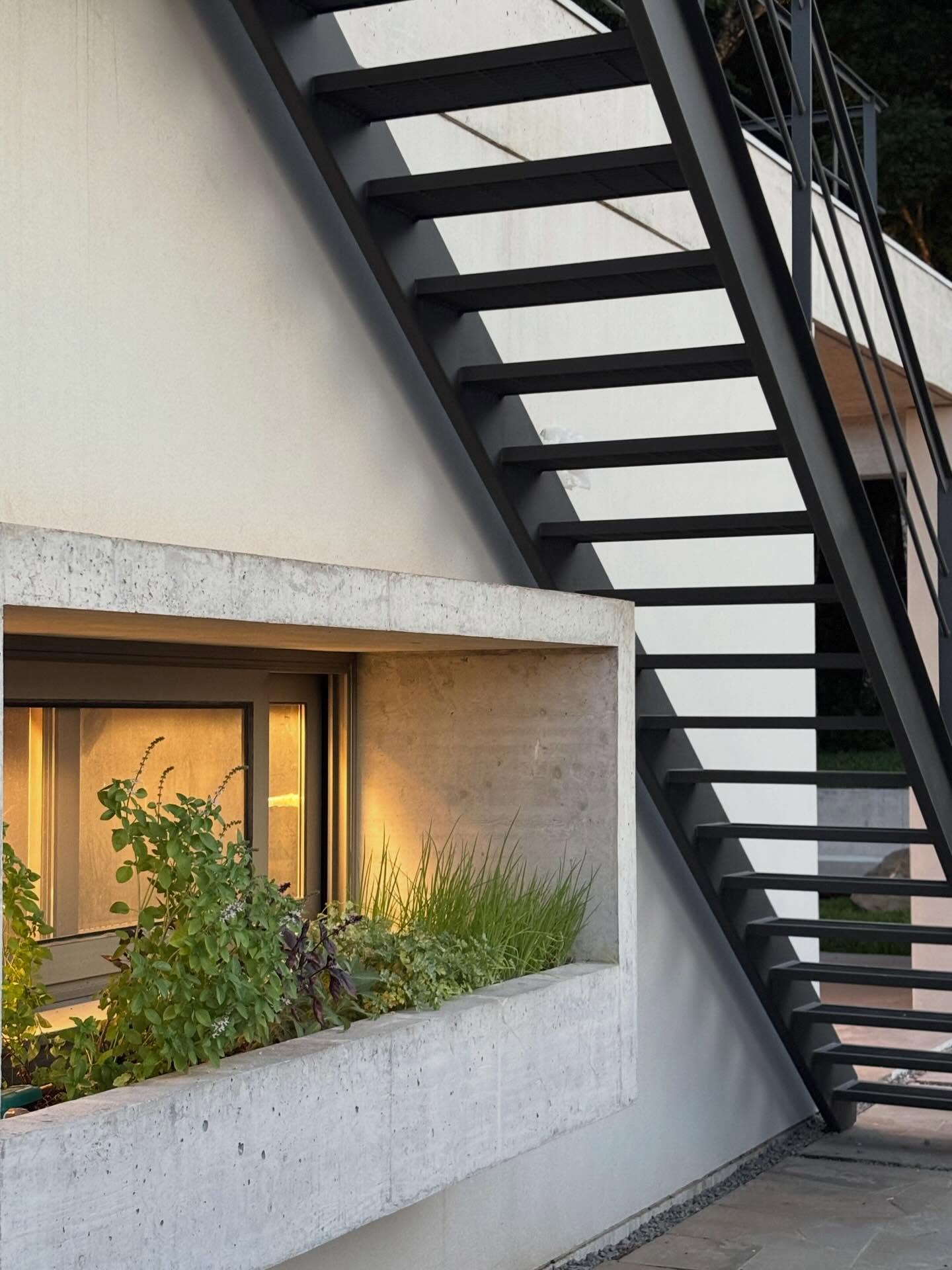 Testes de iluminação na Casa Sassi, em Caxias do Sul, RS | BRA.
#arquitetura #serragaucha #casascontemporaneas #galeria733 #projetodearquitetura
_____________________________________________
contato@galeria733.com.br
Fone: (51) 3416-0412
•
GALERIA 733