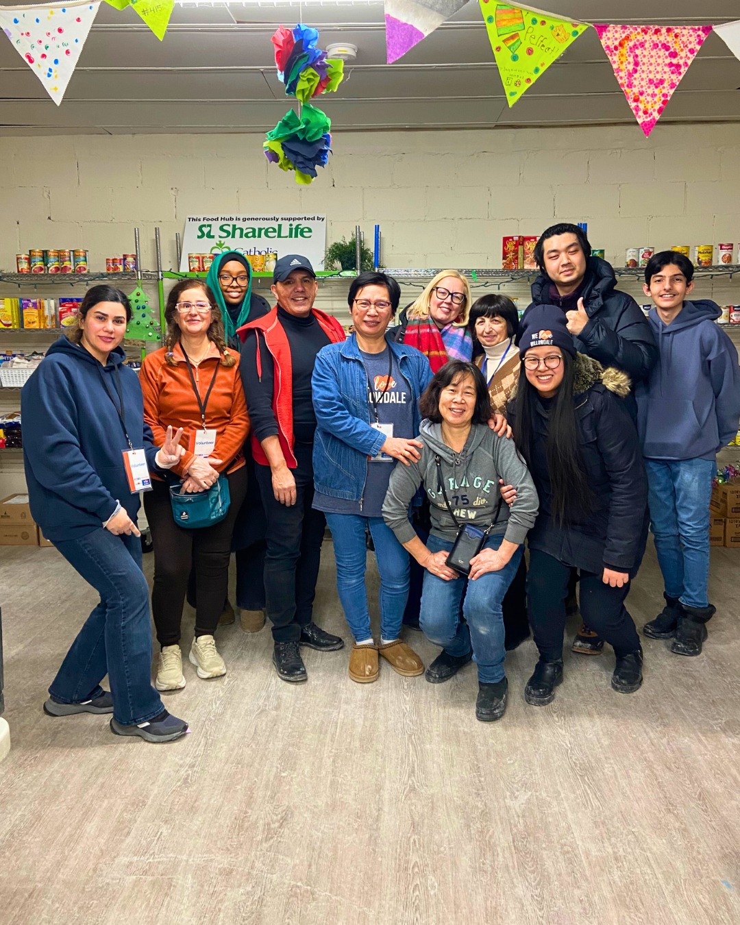 On Friday, January 23rd we served 153 households at our 415 Food Hub!
Families and individuals received:
- Chicken (kosher & halal included)
- Broccoli
-Jumbo carrots
- Oranges
- Bananas
- Milk,
- Eggs
- Bread
- Non-perishables
We are so grateful for our partners, who we could not do this without: Carlo's No Frills for providing such affordably priced fresh food and @charliesmeat @charliesworldofmeat for providing a generous discount on chicken for every food distribution.
Heartfelt thanks to our food drive hosts @alternasavingscu , @lansingunitedchurch , Minto Gardens Condo, North York Chinese Baptist Church, Rodeo Walk Condos, St. Edward the Confessor, St. George on Yonge, Skyview Condos and Tuft's Your Independent Grocer.
A big thank you for all the amazing volunteers who supported last month’s distribution and to volunteer groups from @stjohns_willowdale and @theplaceswewillremember for sorting and restocking our pantry with 4801lbs of non-perishables.
#WeLoveWillowdale #NeighboursHelpingNeighbours #Community #FoodBank #NorthYork #Kindness #Charity