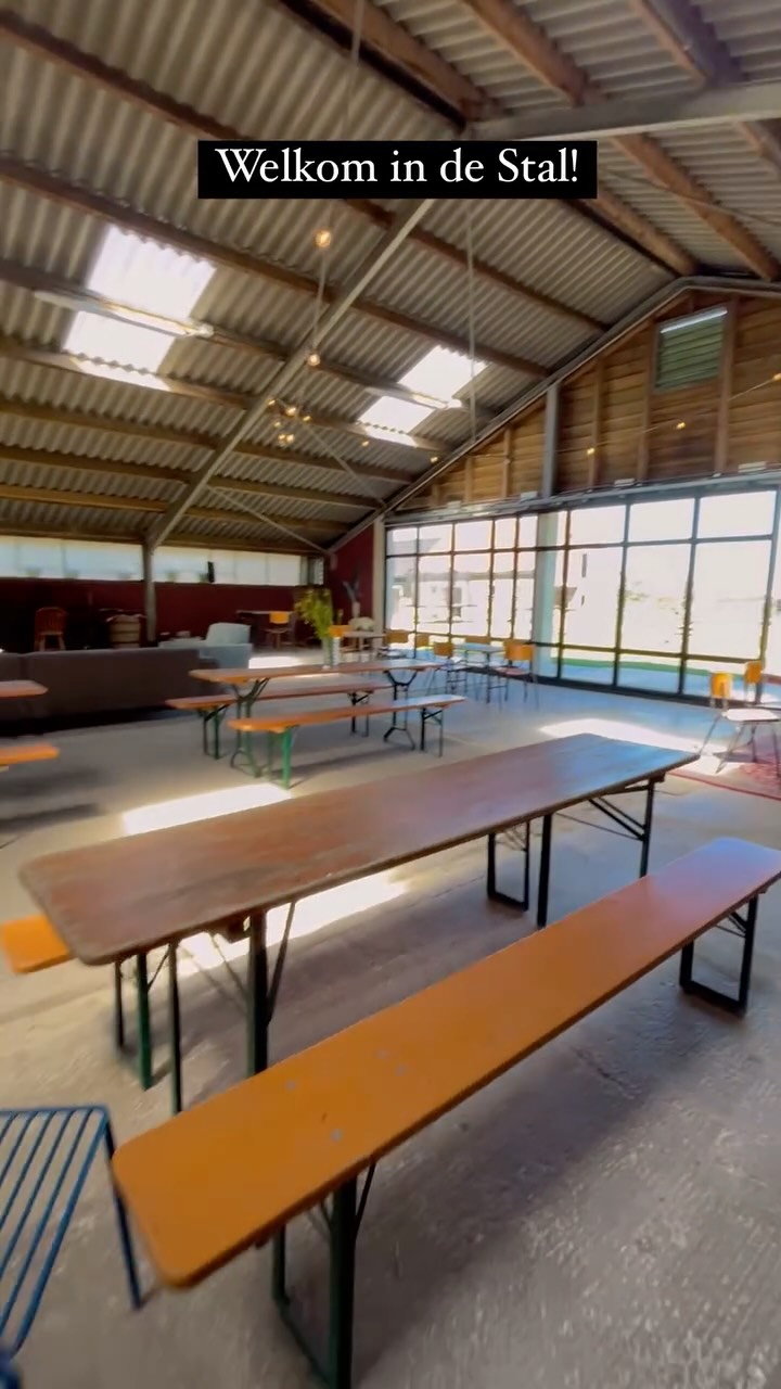 Familiefeest, verjaardag, workshop, cursus of ander event, het kan allemaal in de Stal!
#buitenlocatie #vergaderlocatie #vergadereninhetgroen #bijzonderelocatie #natuurboerderij
