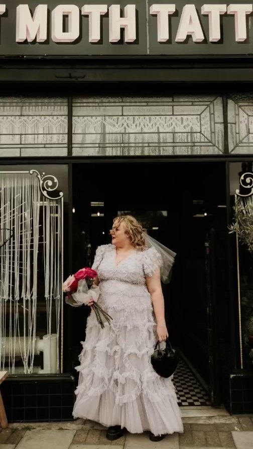 Come with Leah and James to get their post wedding ceremony tattoos.
📸 @laurenmarchantphotography
💒 @giltmothtattoo
💉@tattoomonger @mokistudios