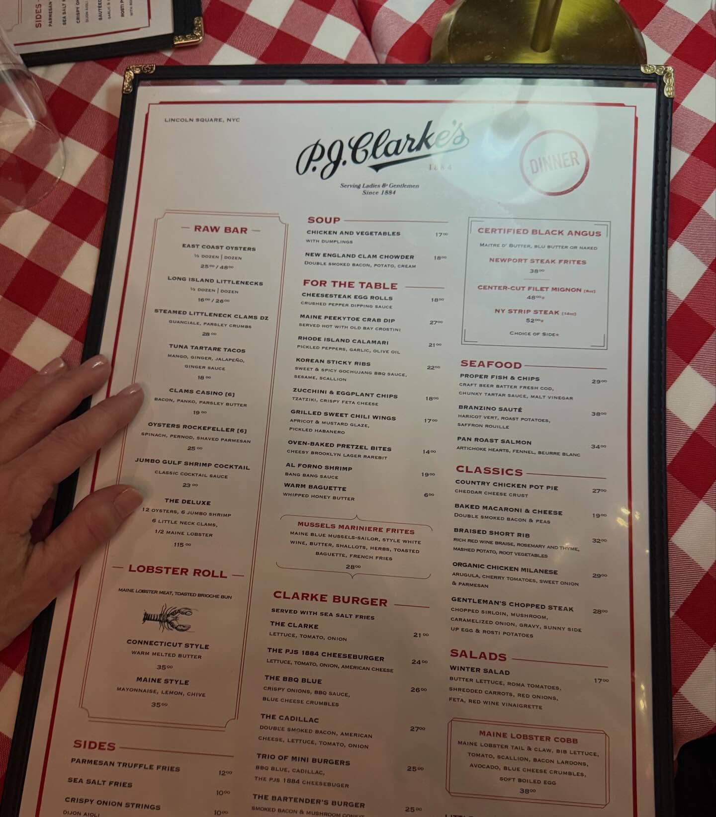 𝙁𝙪𝙡𝙡 𝘾𝙞𝙧𝙘𝙡𝙚 𝙈𝙤𝙢𝙚𝙣𝙩𝙨
I am posting for me, for my digital diary.
My trip back to the place I called home for so many years, sharing this trip with my daughter and best friend. Going back to PJ Clarke’s, where my undergrad party was held with my parents, grandparents, roommate and now my daughter and life-long bestie, I cannot put into words what that means.
It is a feeling of complete & utter gratitude.
#LegacyTour 