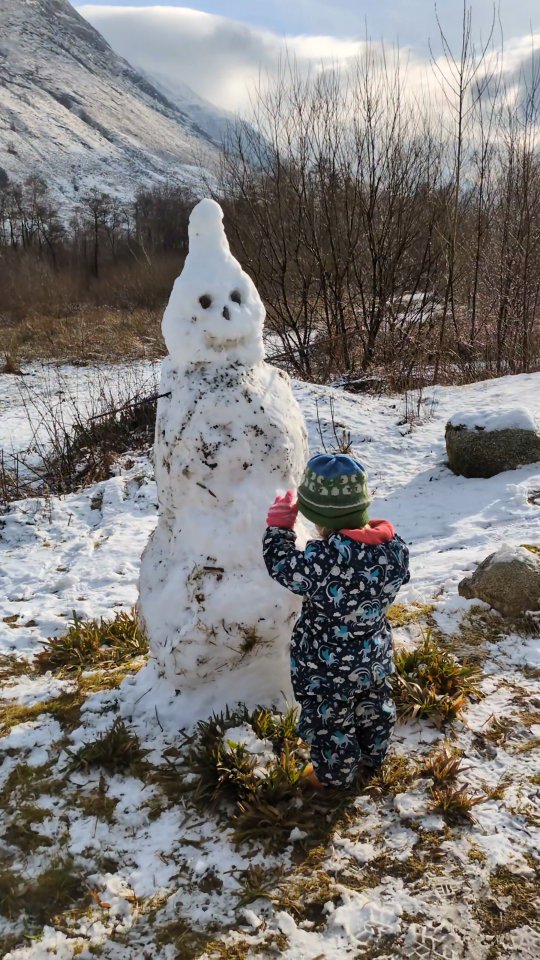 NEW TIME ADDED!! It turns out that I can forage in any weather! So come rain, sun or snow, let's go!! ❄️😎
Join me as I come out of winter hibernation and prove that there's always something to forage even in the depths of winter 🏔️
Foraging Workshop with The Wild Cooke as part of the @mountainfestival
📍Glen Nevis
🗓️ Friday 13th Feb / 1pm -3pm
🗓️ Saturday 14th Feb / 10am - 12pm or 1pm - 3pm
👛£35 with refreshments 🍰☕
Head to The Wild Cooke website to book!
📷 @benjamin_barendrecht @withben.photography